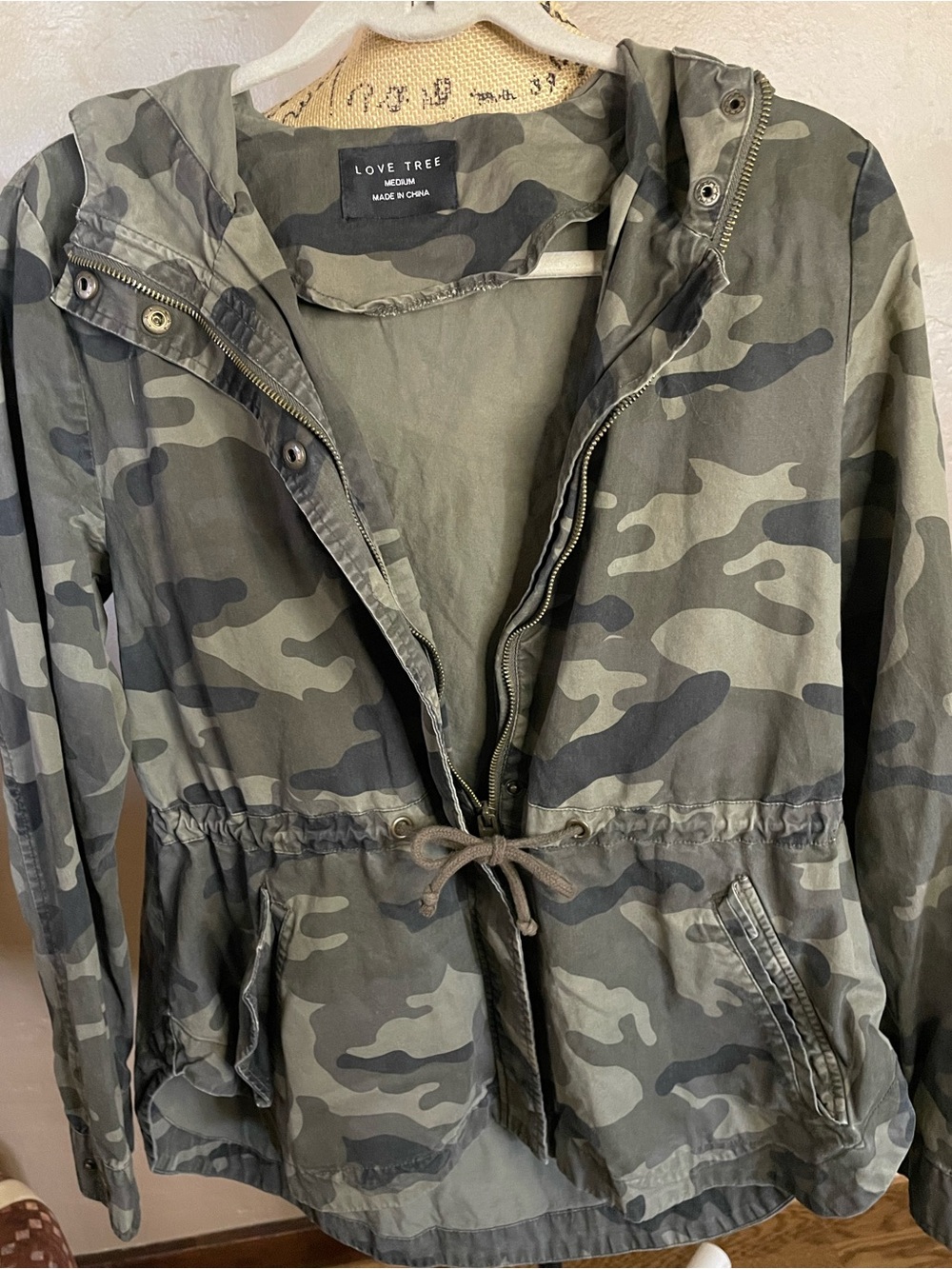 Love Tree Women's Hooded Camo Utility Jacket in Olive Medium